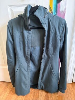 Lululemon Like A Glove Jacket Size 4 Hidden Hood Water Repellant Green